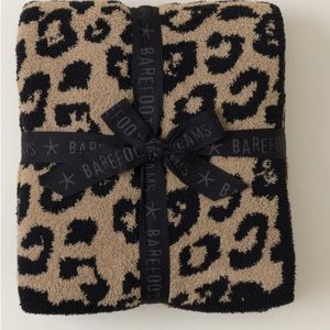 New Barefoot Dreams CozyChic® Barefoot in the Wild Throw